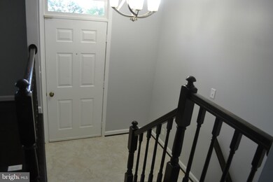 14646 Cambridge Cir, Laurel, MD 20707 - photo 2