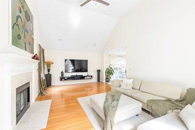 11 Heron Ln, Hopedale, MA 01747 - photo 4