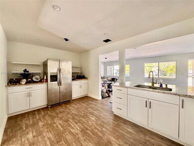 112 Milton St unit 114, Lantana, FL 33462 - photo 5