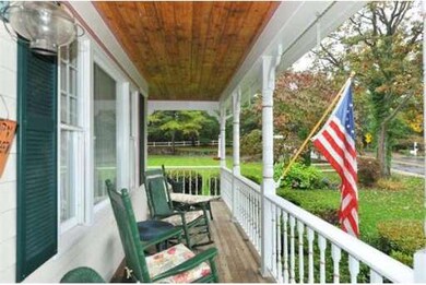 24 Bedford St, Burlington, MA 01803 - photo 2