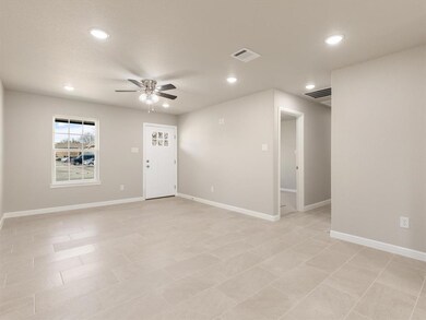 525 Phillips St, Cleburne, TX 76033 - photo 5