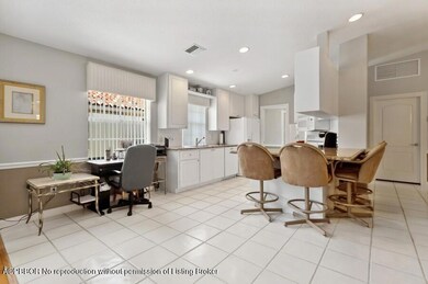 09_2201BlueSpringsRd_5_Kitchen_LowRes