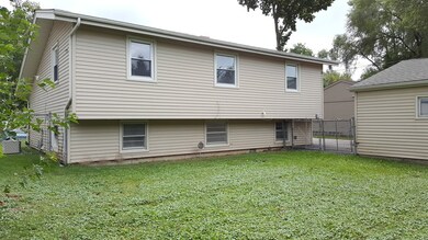 107 Ensenada Dr, Carpentersville, IL 60110 - photo 3