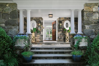 31 Rock Ridge Ave, Greenwich, CT 06831 - photo 2