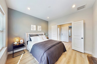 315 Thornton Rd unit D, Houston, TX 77018 - photo 3