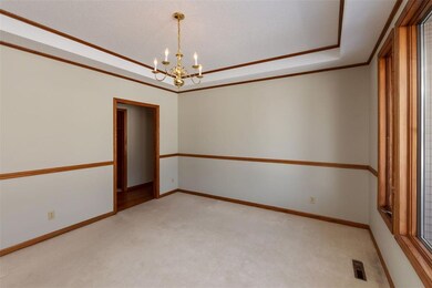 355 McKinsie Ct NE, Cedar Rapids, IA 52402 - photo 6