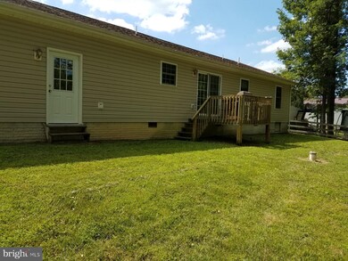 211 Leviticus Dr, Bunker Hill, WV 25413 - photo 4