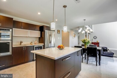 2118 Robin Way Ct, Vienna, VA 22182 - photo 3