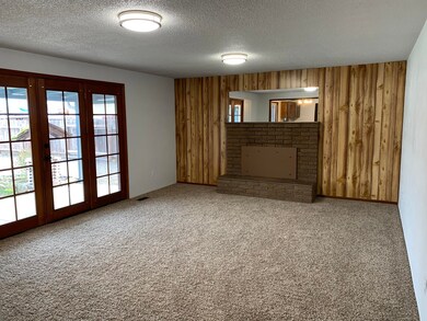 820 N 10th St, Central Point, OR 97502 - photo 7