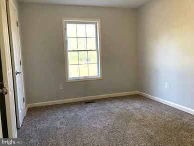 1079 N Timber Ridge Rd, Cross Junction, VA 22625 - photo 5