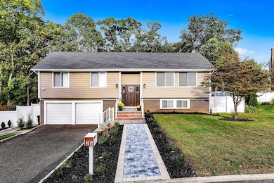 25 Hitching Post Ln, Glen Cove, NY 11542 - photo 2