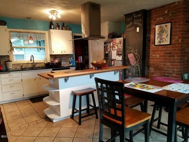 Kitchen & Dining Room