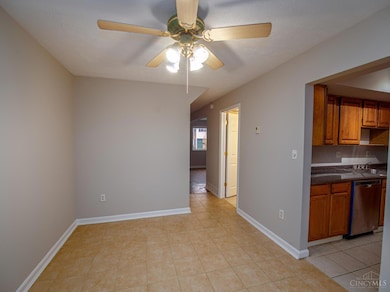 7752 Montgomery Rd, Cincinnati, OH 45236 - photo 5