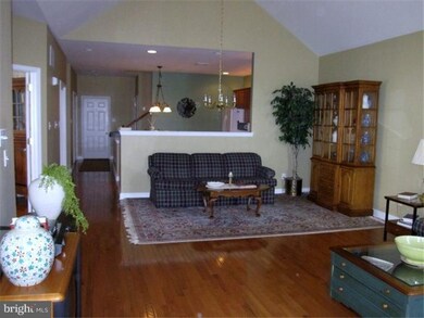 1094 Burgundy Cir, Pennsburg, PA 18073 - photo 4