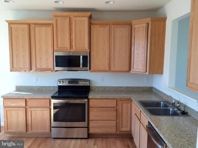 737 Bristol Dr, Greencastle, PA 17225 - photo 5