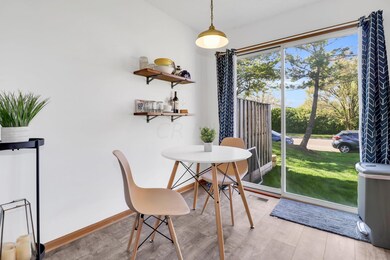 eat in kitchen space