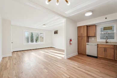 43 Edwards Ct, Bayonne, NJ 07002 - photo 4