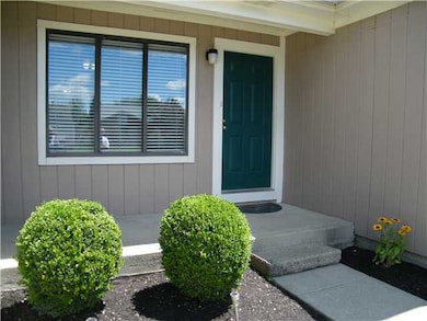 3034 Falcon Bridge Dr, Columbus, OH 43232 - photo 3