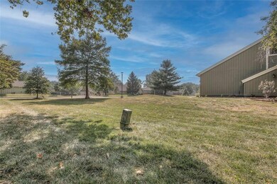 8054 Colony Ln, Lenexa, KS 66215 - photo 7
