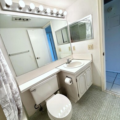 2002 Ellesmere A unit 2002, Deerfield Beach, FL 33442 - photo 3