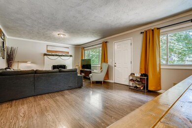 269 Cliffview Columbus OH-large-005-005-