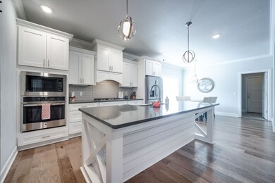 Quartz counters and stainless steel appliances