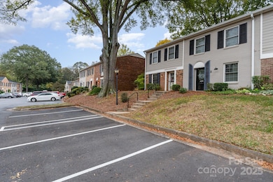 4611 Hedgemore Dr unit B, Charlotte, NC 28209 - photo 2