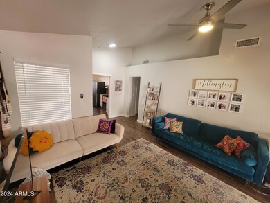 1028 E Sunburst Ln, Tempe, AZ 85284 - photo 5