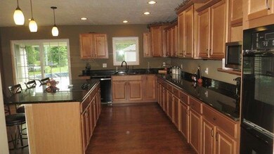 2331 N Court St, Circleville, OH 43113 - photo 4