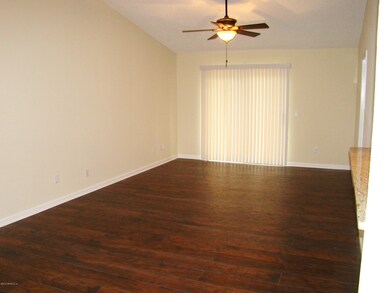 278 Aquarius Cir W, Jacksonville, FL 32216 - photo 4