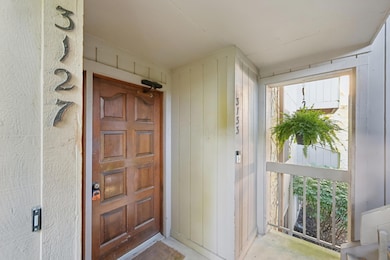 3127 Griggsview Ct, Columbus, OH 43221 - photo 6