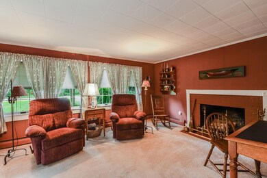 007-Living_Room-4728164-large