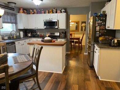 5057 W Bay Rd, Plainfield, IN 46168 - photo 5