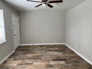 8713 Peachtree St unit 1, Houston, TX 77016 - photo 2
