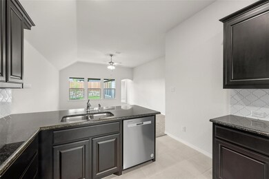 902 Eloise Ln, Cleburne, TX 76033 - photo 5