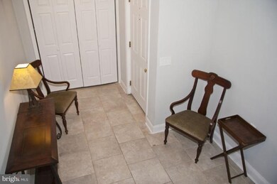 1016 S Conkling St unit B, Baltimore, MD 21224 - photo 5