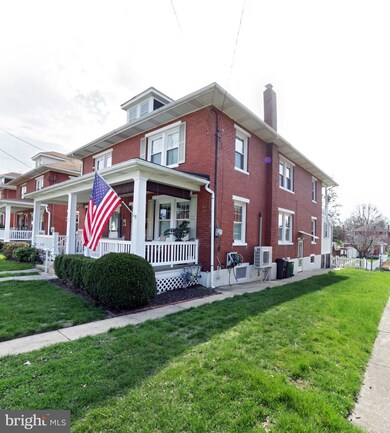 1042 Walnut St, Columbia, PA 17512 - photo 2