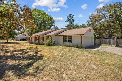 1252 Edgewood Cir, Lufkin, TX 75904 - photo 2