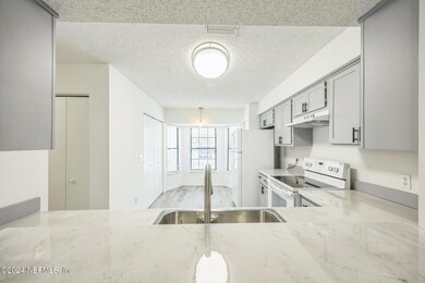 4302 Melissa Ct W, Jacksonville, FL 32210 - photo 3