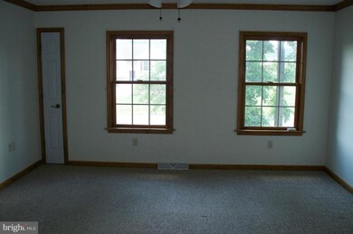 1721 Raven Dr, Chambersburg, PA 17202 - photo 5