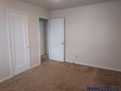 1090 14th Ave SW, Albany, OR 97321 - photo 6
