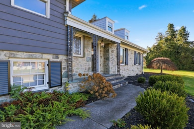 1000 Smallbrook Ln, York, PA 17403 - photo 5