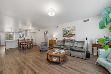 4400 Poplar Ave unit 25, Memphis, TN 38117 - photo 2