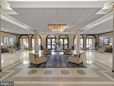 Town Square Towers unit 516, Washington, DC 20024 - photo 2