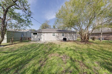 Beautiful mature trees in the front yard provide n
