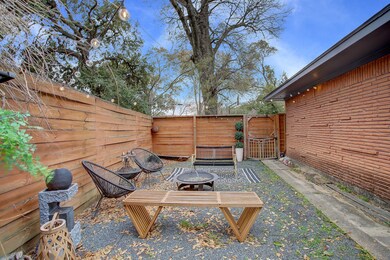 903 W 30th St, Houston, TX 77018 - photo 6