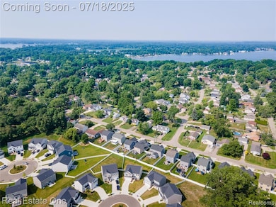 Close to all the Lakes!