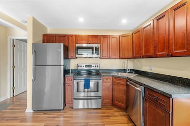 28 Claremont Terrace unit 6, Swampscott, MA 01907 - photo 5