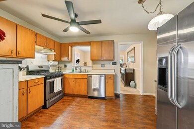 8724 Eddington Rd, Parkville, MD 21234 - photo 6