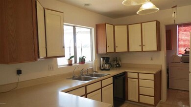 1515 e stephens 097